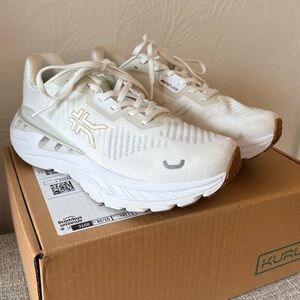 EUC Kuru Triple Max Ion Sneakers